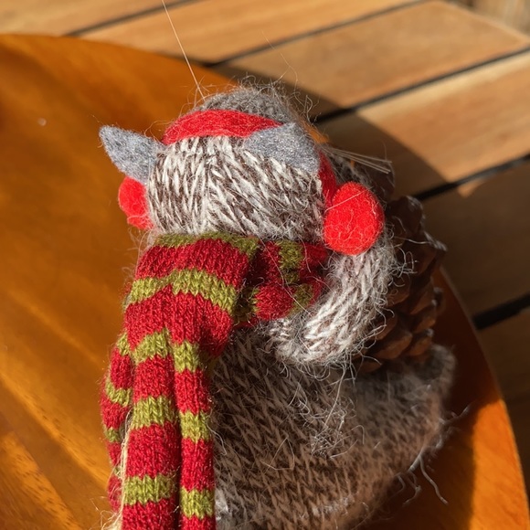 Pottery Barn Knitted Holiday Squirrel Holding a Real Pinecone Ornament🐿 - Picture 6 of 11